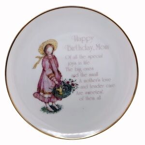 Holly Hobbie's Heartfelt Tribute: Happy Birthday Mom‎
